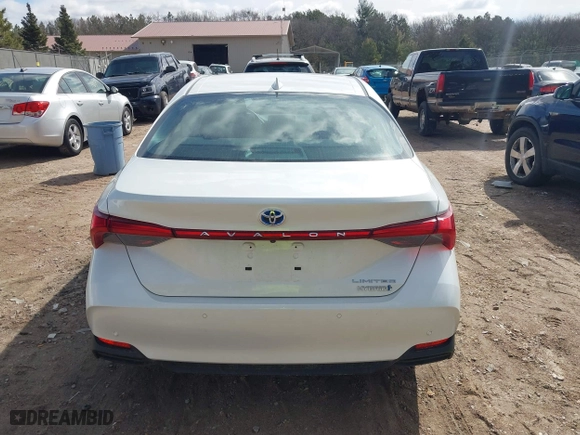 2022 Toyota Avalon Hybrid Limited with VIN 4T1DA1AB1NU013114, listed as a IAAI auction lot 42022922 with 30,686 mi miles. Bid and sale history available at carsss.com. Image 16.