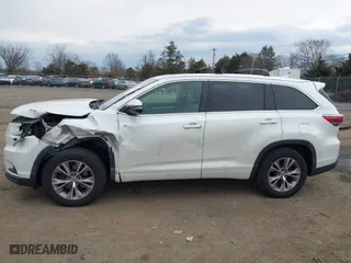 2014 Toyota Highlander XLE with VIN 5TDKKRFH0ES012481, listed as a IAAI auction lot 41687100 with 158,538 mi miles. Bid and sale history available at carsss.com. Image 14.