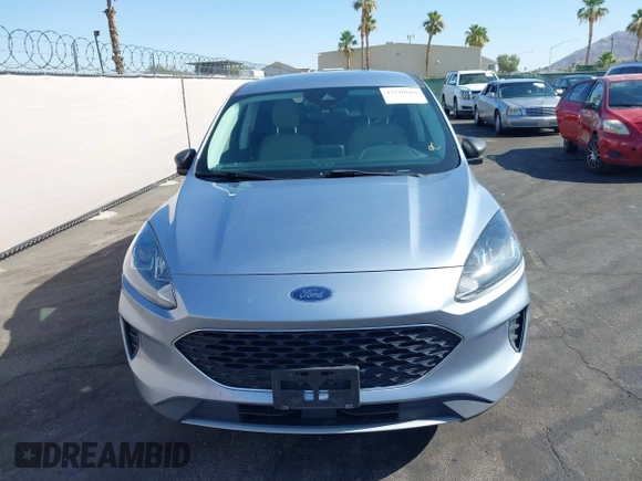 2022 Ford Escape SE z VIN 1FMCU0G6XNUB31007, wystawiony jako IAAI lot #42510666 z przebiegiem 106 236 mil mil oraz . Historia ofert i sprzedaży dostępna na DreamBid. Obrazek 12.