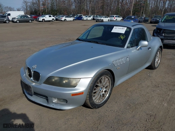 2000 BMW Z3 2.8L with VIN 4USCH3343YLF43582, listed as a IAAI auction lot 41754289 with 70,262 mi miles. Bid and sale history available at carsss.com. Image 2.