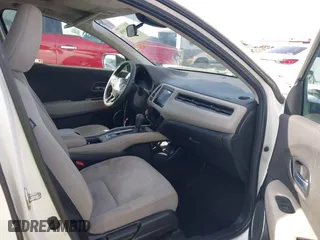 2020 Honda HR-V EX with VIN 3CZRU6H51LM721101, listed as a IAAI auction lot 41582898 with 113,740 mi miles. Bid and sale history available at carsss.com. Image 5.