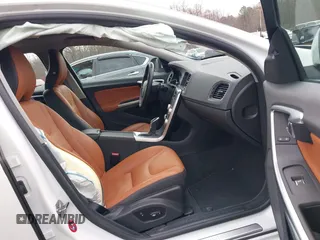 2017 Volvo S60 Inscription z VIN LYV402TK3HB196430, wystawiony jako IAAI lot #41301147 z przebiegiem 20 188 mil mil oraz . Historia ofert i sprzedaży dostępna na DreamBid. Obrazek 5.