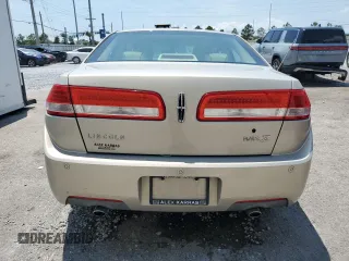 2010 Lincoln MKZ z VIN 3LNHL2GC0AR656881, wystawiony jako Copart lot #57591735 z przebiegiem 76 596 mil mil oraz Szkoda całkowita • Salvage title. Historia ofert i sprzedaży dostępna na DreamBid. Obrazek 6.