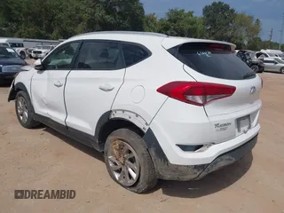 2016 Hyundai Tucson SE z VIN KM8J3CA43GU092864, wystawiony jako IAAI lot #40366787 z przebiegiem 126 462 mil mil oraz . Historia ofert i sprzedaży dostępna na DreamBid. Obrazek 3.