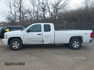 2011 Chevrolet Silverado 1500 LT with VIN 1GCRKSE06BZ186048, listed as a IAAI auction lot 41618521 with 291,361 mi miles and . Bid and sale history available at DreamBid. Image 14.