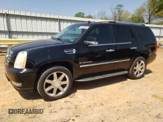 2007 Cadillac Escalade with VIN 1GYFK638X7R264917, listed as a Copart auction lot 53669295 with 165,804 mi miles and Salvage Title. Bid and sale history available at carsss.com. Image 1.