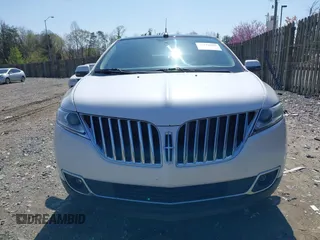 2013 Lincoln MKX with VIN 2LMDJ8JK7DBL13659, listed as a IAAI auction lot 41922667 with 113,858 mi miles. Bid and sale history available at carsss.com. Image 11.