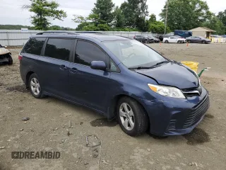 2018 Toyota Sienna LE Auto Access Seat with VIN 5TDKZ3DC1JS952847, listed as a Copart auction lot 62148985 with 98,950 mi miles and Salvage title. Bid and sale history available at DreamBid. Image 4.