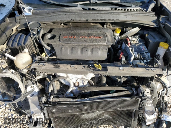 2015 Jeep Renegade Latitude with VIN ZACCJABT0FPB54933, listed as a Copart auction lot 86724884 with 95,638 mi miles and Salvage Title. Bid and sale history available at DreamBid. Image 12.