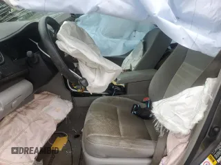 2015 Toyota Camry XLE z VIN 4T4BF1FK6FR516551, wystawiony jako Copart lot #58036375 z przebiegiem 160 631 mil mil oraz Szkoda całkowita • Salvage title. Historia ofert i sprzedaży dostępna na DreamBid. Obrazek 7.