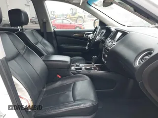 2013 Nissan Pathfinder SV with VIN 5N1AR2MM7DC680238, listed as a IAAI auction lot 41180689 with 178,365 mi miles. Bid and sale history available at carsss.com. Image 5.