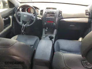 2013 Kia Sorento SX with VIN 5XYKWDA29DG374489, listed as a Copart auction lot 61231695 with 162,579 mi miles and Non repairable. Bid and sale history available at DreamBid. Image 8.
