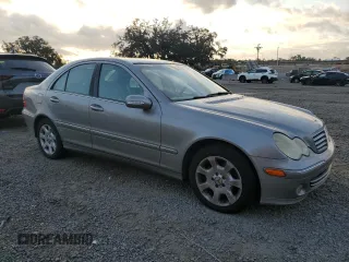 2005 Mercedes-Benz C 320 with VIN WDBRF64J55F636329, listed as a Copart auction lot 84630214 with 100,930 mi miles and Clean Title. Bid and sale history available at DreamBid. Image 4.