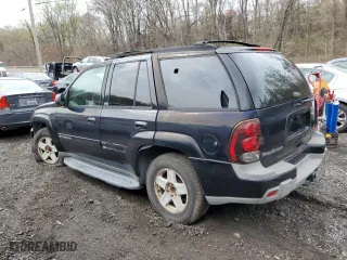 2002 Chevrolet TrailBlazer LS with VIN 1GNDT13S922463670, listed as a Copart auction lot 51736525 with 173,699 mi miles and Salvage Title. Bid and sale history available at carsss.com. Image 2.