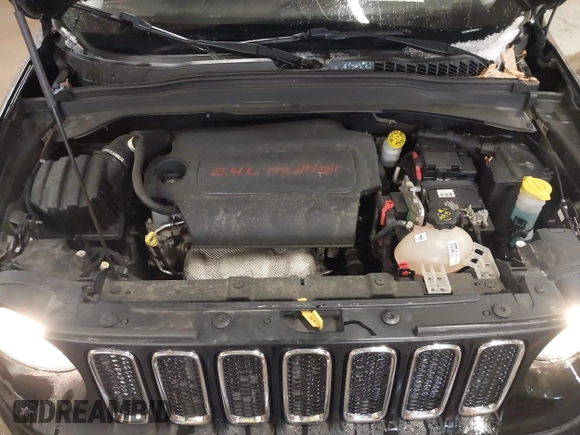2015 Jeep Renegade Latitude with VIN ZACCJBBT0FPB52572, listed as a IAAI auction lot 41835191 with 69,030 mi miles and . Bid and sale history available at DreamBid. Image 10.