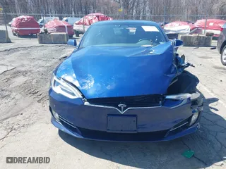 2018 Tesla Model S 75D with VIN 5YJSA1E2XJF285301, listed as a IAAI auction lot 41917939 with 80,470 mi miles. Bid and sale history available at carsss.com. Image 13.
