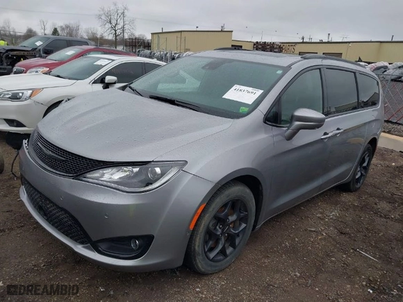 2018 Chrysler Pacifica Limited with VIN 2C4RC1GG2JR230718, listed as a IAAI auction lot 41837691 with 109,811 mi miles. Bid and sale history available at carsss.com. Image 2.
