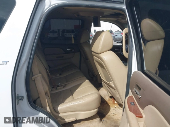 2008 GMC Yukon SLT w/4SB with VIN 1GKFC13J78R156057, listed as a IAAI auction lot 41822580 with 296,954 mi miles. Bid and sale history available at carsss.com. Image 8.