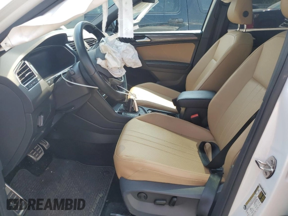 2022 Volkswagen Tiguan SE R-Line Black with VIN 3VV8B7AX8NM086889, listed as a Copart auction lot 63555865 with 32,919 mi miles and Salvage title. Bid and sale history available at DreamBid. Image 7.