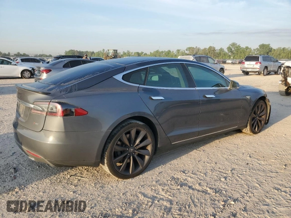 2013 Tesla Model S Performance z VIN 5YJSA1CP6DFP13674, wystawiony jako Copart lot #53043085 z przebiegiem 174 167 mil mil oraz Szkoda całkowita • Salvage title. Historia ofert i sprzedaży dostępna na DreamBid. Obrazek 3.