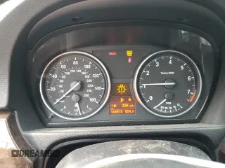 2011 BMW 3 Series 328i xDrive z VIN WBAPK5G58BNN30906, wystawiony jako Copart lot #54120725 z przebiegiem 146 978 mil mil oraz Szkoda całkowita • Salvage title. Historia ofert i sprzedaży dostępna na DreamBid. Obrazek 9.