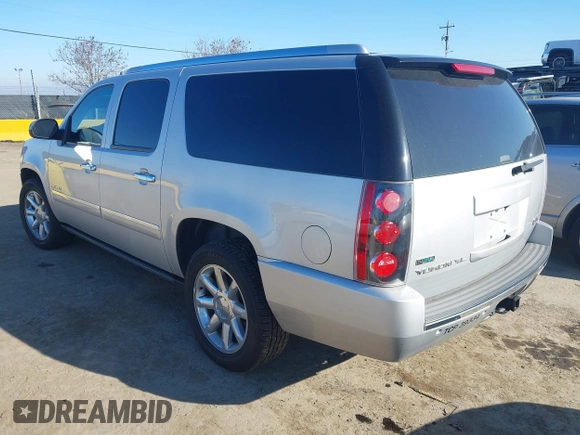 2010 GMC Yukon XL Denali with VIN 1GKUKMEF0AR176578, listed as a IAAI auction lot 41444927 with 175,100 mi miles. Bid and sale history available at carsss.com. Image 3.