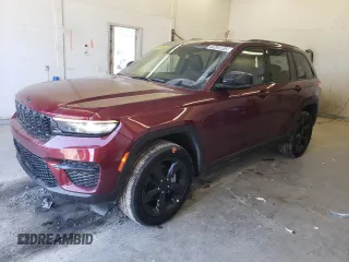 2023 Jeep Grand Cherokee Laredo z VIN 1C4RJGAG4PC595307, wystawiony jako Copart lot #70493813 z przebiegiem 11 792 mil mil oraz Czysty tytuł • Clean title. Historia ofert i sprzedaży dostępna na DreamBid. Obrazek 1.