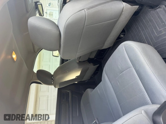 2014 Ram 1500 Express z VIN 1C6RR7KTXES466230, wystawiony jako Copart lot #60258385 z przebiegiem 199 500 mil mil oraz Czysty tytuł • Clean title. Historia ofert i sprzedaży dostępna na DreamBid. Obrazek 6.