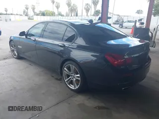 2013 BMW 7 Series 750Li с VIN WBAYE8C53DD132336, выставлен на аукционе IAAI как лот 42812991 с пробегом 174 099 миль миль и . История ставок и продаж доступна на DreamBid. Изображение 3.