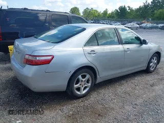 2007 Toyota Camry CE z VIN 4T1BE46K47U586629, wystawiony jako IAAI lot #42434797 z przebiegiem 261 964 mil mil oraz . Historia ofert i sprzedaży dostępna na DreamBid. Obrazek 4.