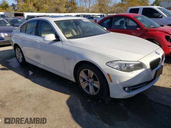 2013 BMW 5 Series 528i xDrive with VIN WBAXH5C55DD113871, listed as a Copart auction lot 73201063 with 71,252 mi miles and Salvage Title. Bid and sale history available at carsss.com. Image 4.