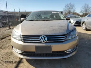 2015 Volkswagen Passat Limited Edition Edition z VIN 1VWAT7A36FC111928, wystawiony jako Copart lot #46325855 z przebiegiem 149 482 mil mil oraz Czysty tytuł • Clean title. Historia ofert i sprzedaży dostępna na DreamBid. Obrazek 5.