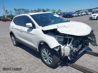 2017 Nissan Rogue Sport SV with VIN JN1BJ1CP4HW018940, listed as a IAAI auction lot 42127594 with 98,684 mi miles. Bid and sale history available at carsss.com. Image 1.