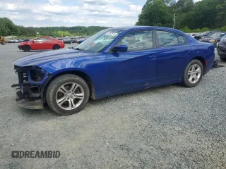 2020 Dodge Charger SXT z VIN 2C3CDXBGXLH100857, wystawiony jako Copart lot #55782515 z przebiegiem 105 046 mil mil oraz Szkoda całkowita • Salvage title. Historia ofert i sprzedaży dostępna na DreamBid. Obrazek 1.