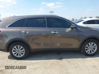 2019 Kia Sorento L with VIN 5XYPG4A35KG438309, listed as a IAAI auction lot 41539011 with 73,312 mi miles. Bid and sale history available at carsss.com. Image 13.