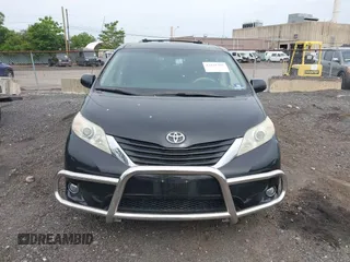 2011 Toyota Sienna LE AAS с VIN 5TDKK3DC2BS035759, выставлен на аукционе IAAI как лот 42331797 с пробегом 86 302 миль миль и . История ставок и продаж доступна на DreamBid. Изображение 12.