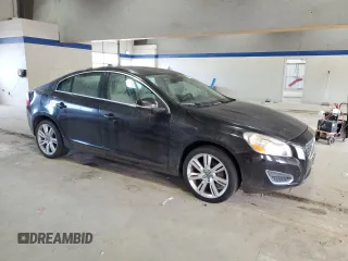 2012 Volvo S60 T6 z VIN YV1902FH6C2037945, wystawiony jako Copart lot #46753375 z przebiegiem 127 531 mil mil oraz Czysty tytuł • Clean title. Historia ofert i sprzedaży dostępna na DreamBid. Obrazek 4.