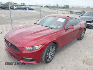 2015 Ford Mustang EcoBoost z VIN 1FA6P8THXF5349965, wystawiony jako IAAI lot #42107250 z przebiegiem 104 475 mil mil oraz . Historia ofert i sprzedaży dostępna na DreamBid. Obrazek 6.