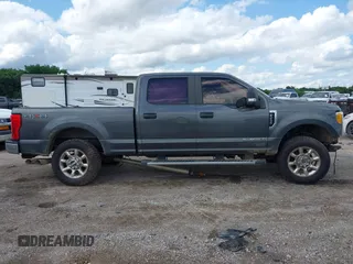 2017 Ford F-250 Lariat с VIN 1FT7W2BTXHEC68228, выставлен на аукционе IAAI как лот 42333514 с пробегом Не указан миль и . История ставок и продаж доступна на DreamBid. Изображение 13.