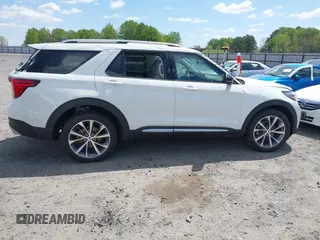 2025 Ford Explorer Platinum z VIN 1FMWK8HC0SGA53398, wystawiony jako IAAI lot #41999876 z przebiegiem 3 319 mil mil oraz . Historia ofert i sprzedaży dostępna na DreamBid. Obrazek 4.