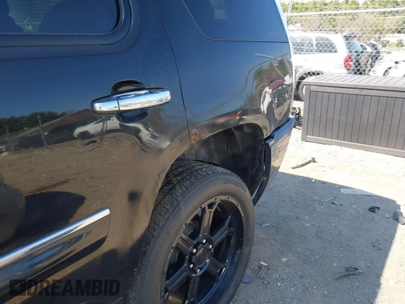 2007 GMC Yukon Denali z VIN 1GKFK63827J265939, wystawiony jako IAAI lot #42120148 z przebiegiem 203 459 mil mil oraz . Historia ofert i sprzedaży dostępna na DreamBid. Obrazek 6.