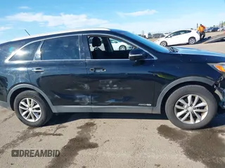 2016 Kia Sorento LX with VIN 5XYPGDA5XGG175646, listed as a IAAI auction lot 41637173 with 186,922 mi miles. Bid and sale history available at carsss.com. Image 14.