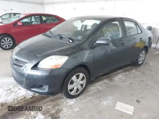 2008 Toyota Yaris z VIN JTDBT923781204344, wystawiony jako IAAI lot #42307994 z przebiegiem 354 188 mil mil oraz . Historia ofert i sprzedaży dostępna na DreamBid. Obrazek 2.