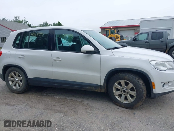 2010 Volkswagen Tiguan S with VIN WVGBV7AX2AW524632, listed as a IAAI auction lot 42531994 with 198,282 mi miles and . Bid and sale history available at DreamBid. Image 13.