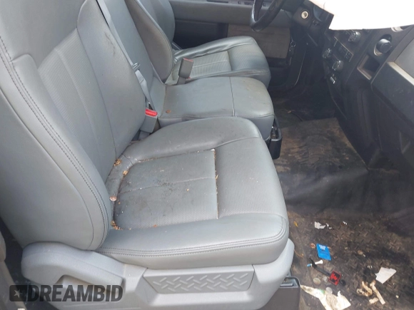 2013 Ford F-150 XL z VIN 1FTFX1EF7DKF38178, wystawiony jako IAAI lot #41953533 z przebiegiem 276 803 mil mil oraz . Historia ofert i sprzedaży dostępna na DreamBid. Obrazek 5.