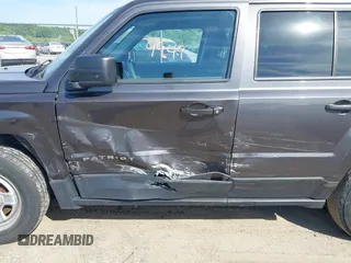 2017 Jeep Patriot Sport z VIN 1C4NJPBB1HD172598, wystawiony jako IAAI lot #42209949 z przebiegiem 65 560 mil mil oraz . Historia ofert i sprzedaży dostępna na DreamBid. Obrazek 6.