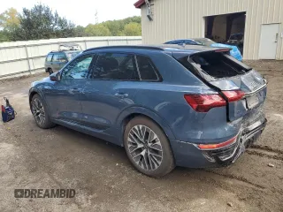2024 Audi Q8 e-tron Premium Plus z VIN WA15AAGE7RB021353, wystawiony jako Copart lot #72987414 z przebiegiem 13 360 mil mil oraz Szkoda całkowita • Salvage title. Historia ofert i sprzedaży dostępna na DreamBid. Obrazek 2.