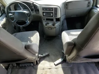 1998 GMC Safari with VIN 1GKDM19W1WB512631, listed as a Copart auction lot 75899764 with 207,067 mi miles and Salvage Title. Bid and sale history available at carsss.com. Image 8.