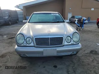 1998 Mercedes-Benz E-Class with VIN WDBJF65F4WA499776, listed as a Copart auction lot 78259644 with 237,912 mi miles and Salvage Title. Bid and sale history available at carsss.com. Image 5.