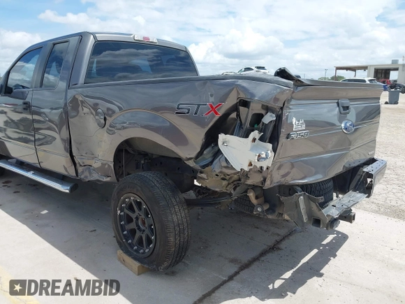 2014 Ford F-150 XL z VIN 1FTEX1CM0EFC15307, wystawiony jako IAAI lot #42620479 z przebiegiem 143 843 mil mil oraz . Historia ofert i sprzedaży dostępna na DreamBid. Obrazek 6.